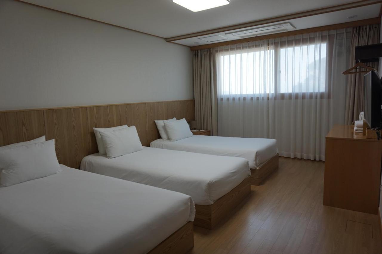Seogwipo Dongwon Hotel Bagian luar foto